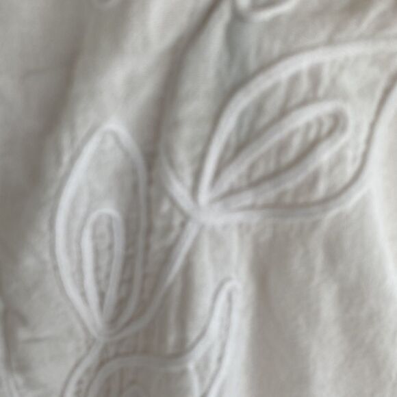 Gretty Ziegler White medium lace cap sleeve scoop neck top with ruffled bottom - Picture 7 of 8